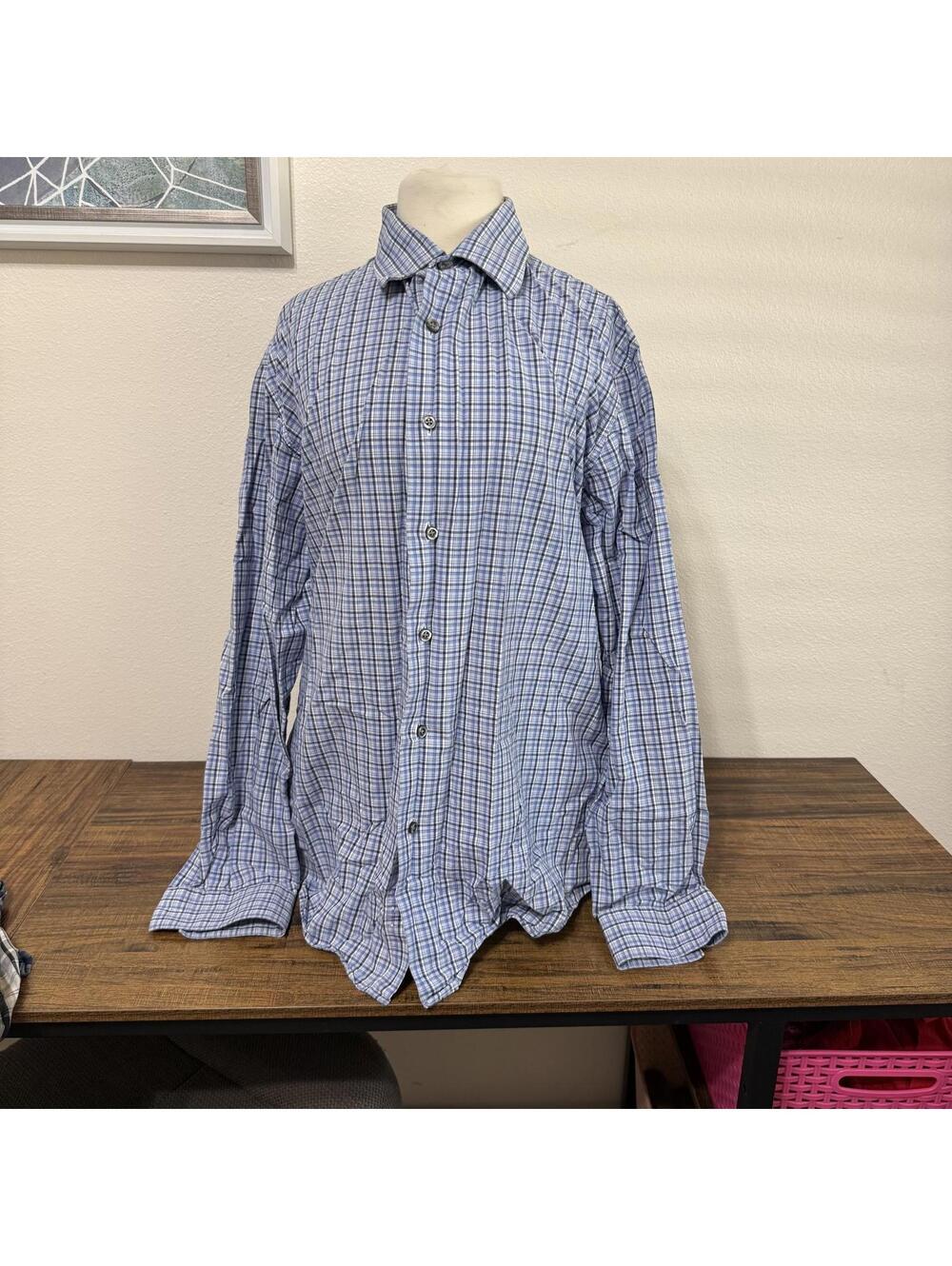 APT. 9 Men's Light Blue Button-Up Shirt Size Large